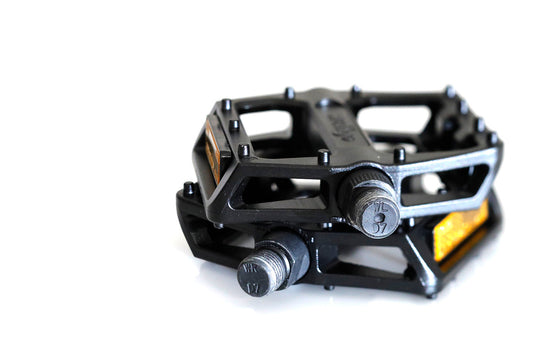 pedas in black with reflective strip